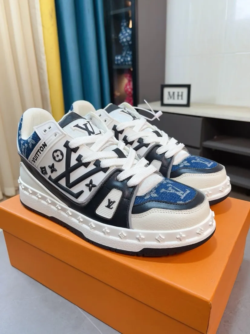 Men's men's shoes 💰620🌹🌹 Comes with a full set of packaging "Loui* Vuitto*" LV's new Gaobang sports and casual shoes. Imported first-layer cowhide ➕ Imported sheepskin lining is high-end and comfortable, and the original outsole is light and wear-resistant! Purely handmade, details determine quality! Code number 38-44